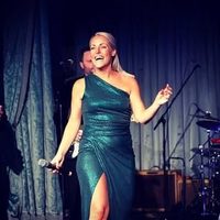 @amylangmead_female_vocalist profile picture