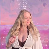 @bycarlytingz