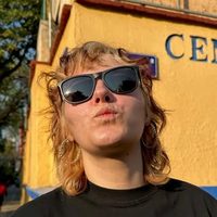 @curly_language profile picture