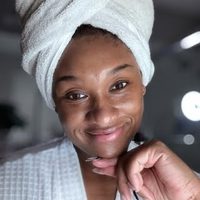@hellojanise