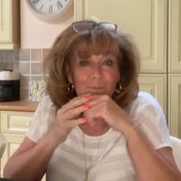 @lesleyleone profile picture