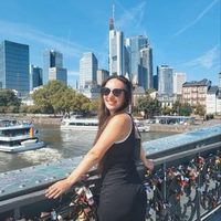 @solotravelerelena