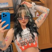 @someonesweirdsister