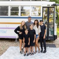 @thehockingadventurebus