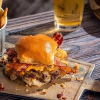 @twistedtavernstl